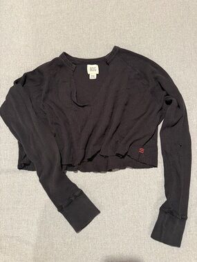 Black cropped long sleeve thermal